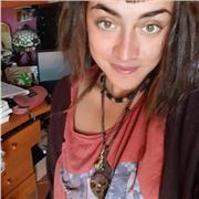 Studentessa universitaria di antropologia offre lezioni di varie materie